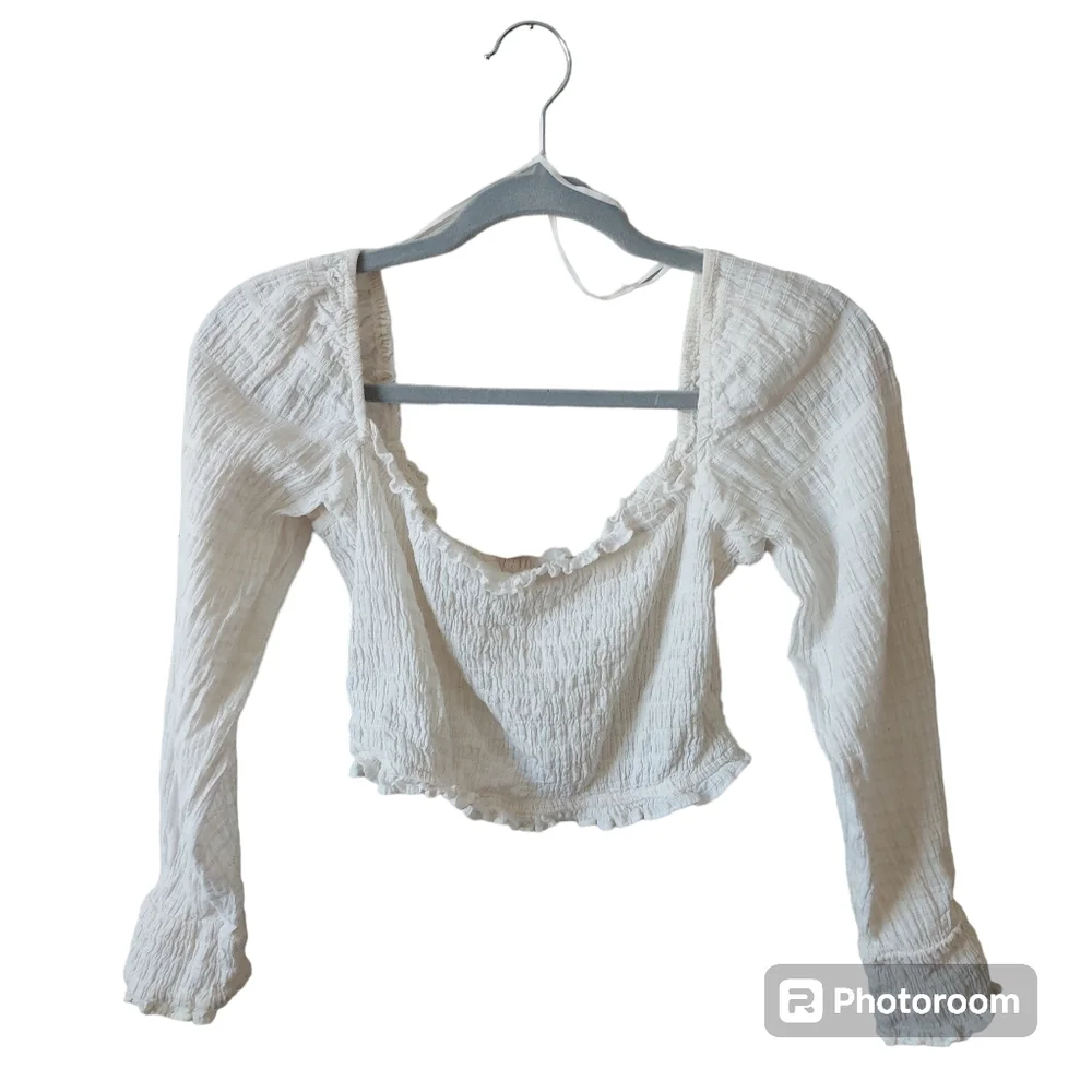 *Le Rumi Smocked White Puffed Long Sleeve Cropped Top Size Small Boho Bridgerton